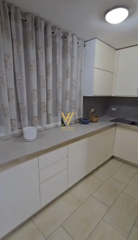 Tirane, jepet me qera apartament 1+1+Ballkon Kati 3, 65 m² 550 € (VASIL SHANTO)