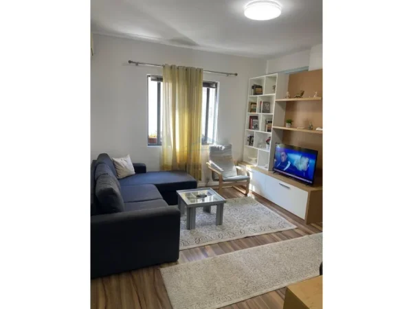 Tirane, shes garsonier 1+1 Kati 2, 48 m² 99.000 € (ish parku i autobuzave)