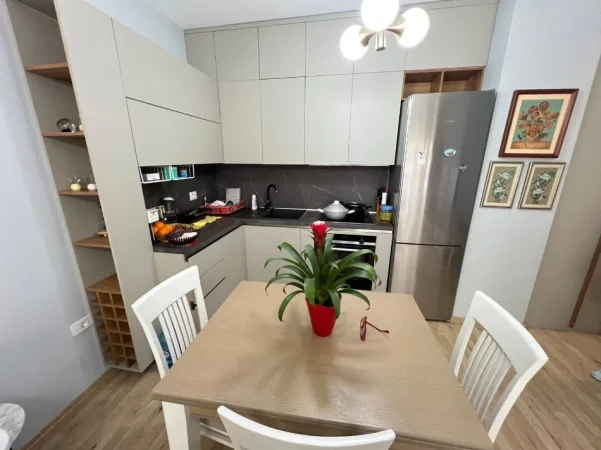 Tirane, jepet me qera apartament 1+1+Ballkon Kati 2, 70 m² 630 € (fiori di bosko)