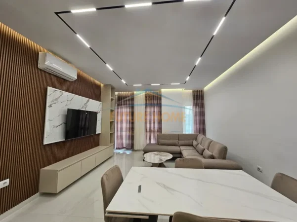 Tirane, jepet me qera apartament 1+1+Ballkon Kati 5, 76 m² 900 € (zogu i zi)