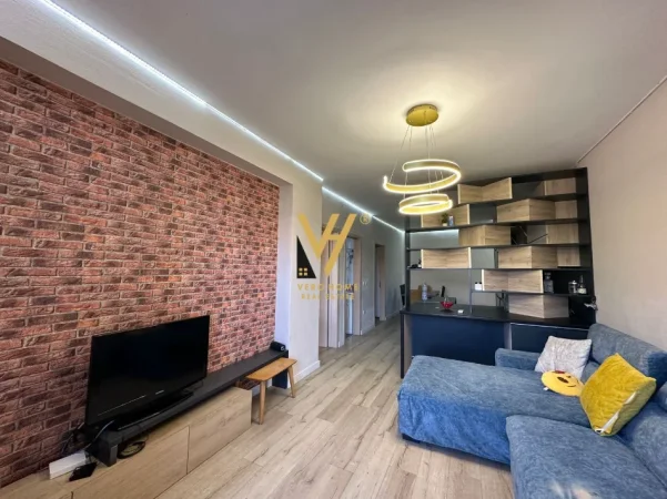 Tirane, jepet me qera apartament 2+1+Aneks Kati 2, 87 m² 420 € (FRESKU)