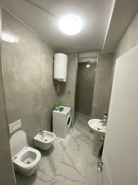 Tirane, jepet me qera apartament 2+1 Kati 3, 100 m² 600 € (ASTIR)