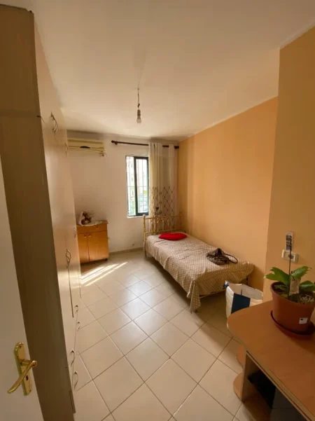 Tirane, jepet me qera apartament 2+1 Kati 2, 90 m² 600 € (SELITE)