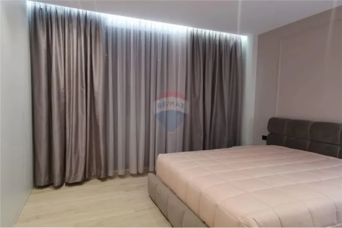 Tirane, jepet me qera 1+1 , 75 m² 850 € (Halisof Rezidenc)