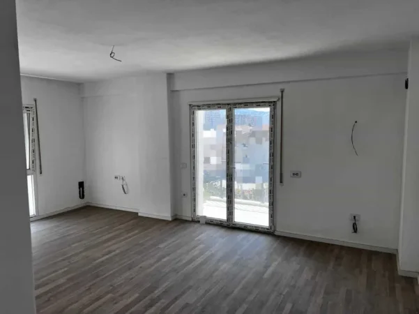 Tirane, jepet me qera zyre Kati 2, 100 m² 100 € (Rruga Dritan Hoxha)