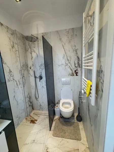 Tirane, jepet me qera apartament 1+1+Ballkon Kati 9, 50 m² 675 € (delijorgji)