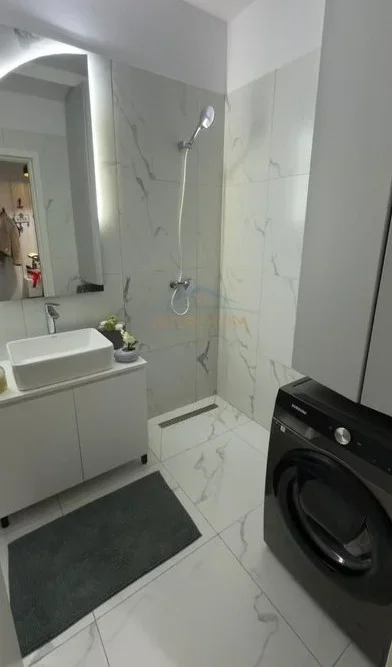 Tirane, shitet apartament 2+1 Kati 8, 105 m² 265.000 € (Rruga Jordan Misja)