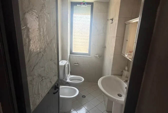 Tirane, shes apartament 2+1 Kati 1, 56 m² 164.800 € (rryli)