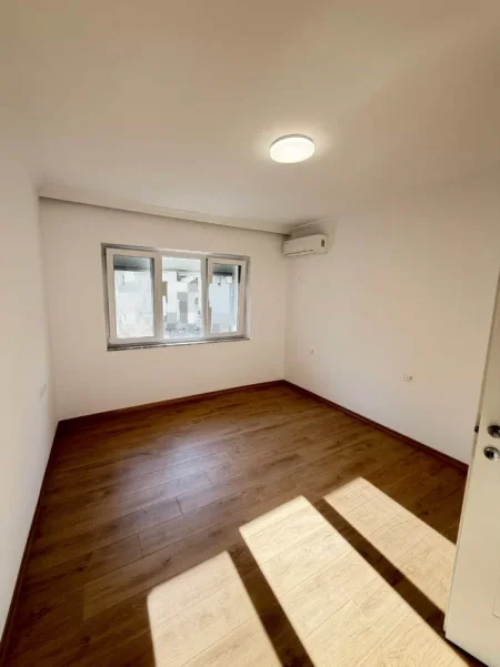 Tirane, jepet me qera zyre Kati 5, 88 m² 1.260 € (Rruga Liuigj Gurakuqi)