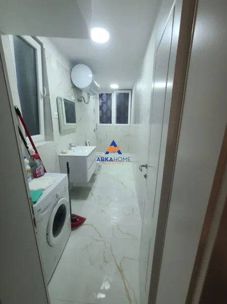 Tirane, jepet me qera apartament 2+1+Ballkon Kati 3, 88 m² 1.523 € 