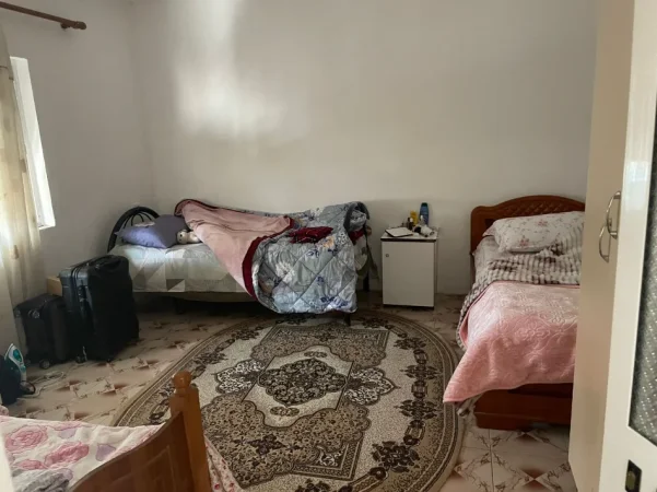 Tirane, jepet me qera apartament 2+1+Ballkon , 90 m² 300 € (Rruga 5 maji)
