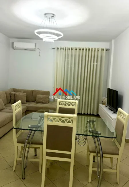 Tirane, jepet me qera apartament 1+1+Ballkon Kati 3, 70 m² 520 € (RRUGA BILL KLINTON,KODRA E DIELLIT)