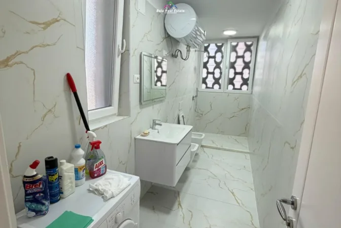 Tirane, jepet me qera dyqan Kati 2, 88 m² 1260 € (Rruga Luigj Gyurakuqi)