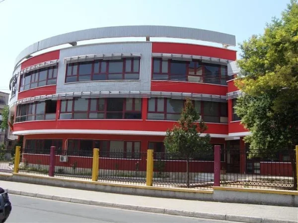 Tirane, shitet apartament 1+1 Kati 4, 40 m² 122.000 € (PAZARI I RI,SHKOLLA E KUQE)