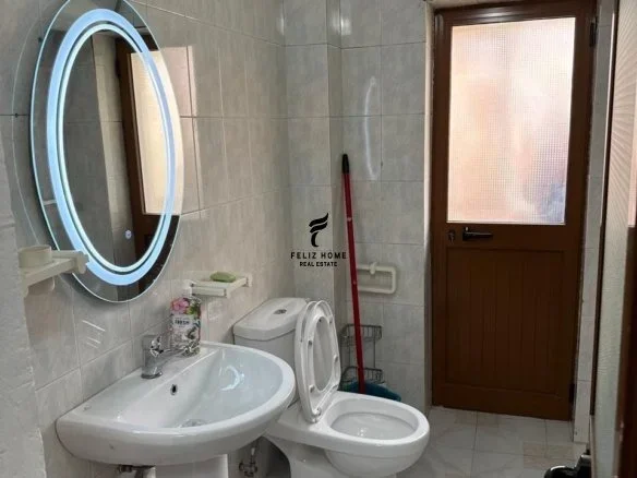 Tirane, jepet me qera apartament 1+1+Ballkon Kati 2, 50 m² 500 € (BLLOK)