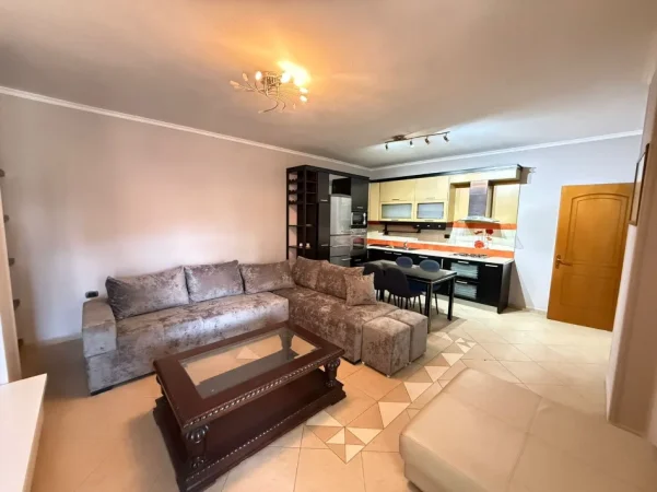 Tirane, jepet me qera apartament 2+1 Kati 6, 106 m² 630 € (selvia)