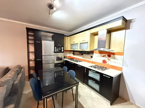 Tirane, jepet me qera apartament 2+1 Kati 6, 106 m² 630 € (selvia)