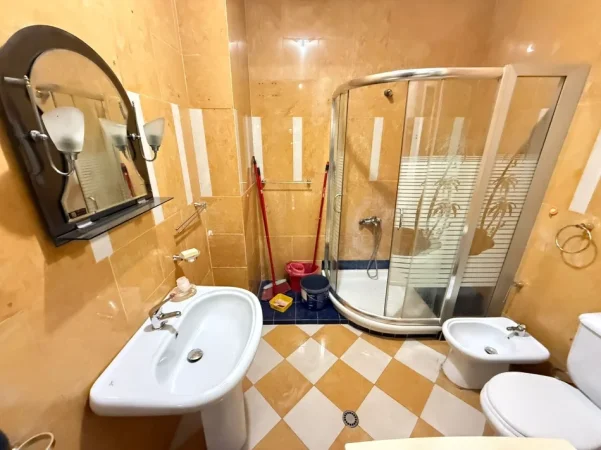 Tirane, jepet me qera apartament 2+1 Kati 6, 106 m² 630 € (selvia)