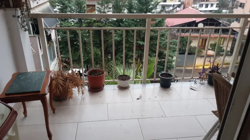 Tirane, jepet me qera apartament 1+1+Ballkon Kati 1, 75 m² 45 € (Idriz Dollaku)