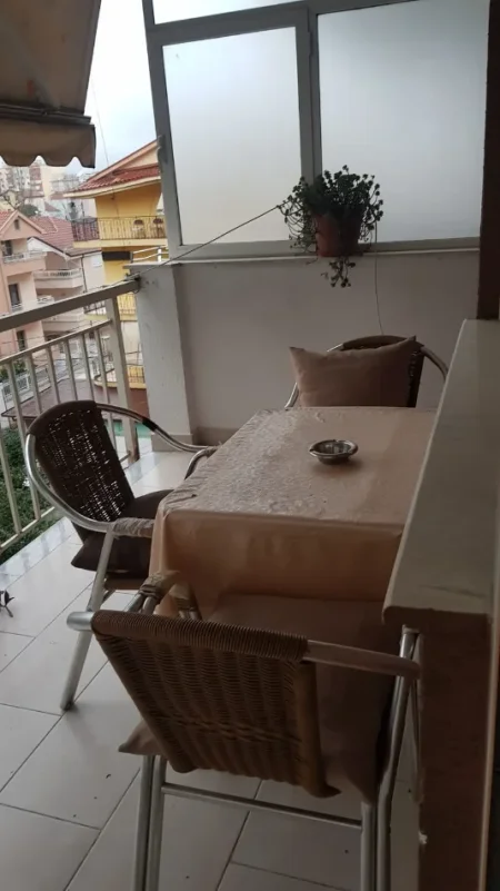 Tirane, jepet me qera apartament 1+1+Ballkon Kati 1, 75 m² 45 € (Idriz Dollaku)