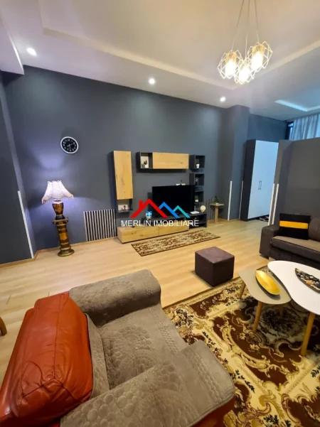 Tirane, jepet me qera apartament 1+1+Ballkon Kati 1, 91 m² 600 € (RRUGA PETI,KOPSHTI ZOOLOGJIK)