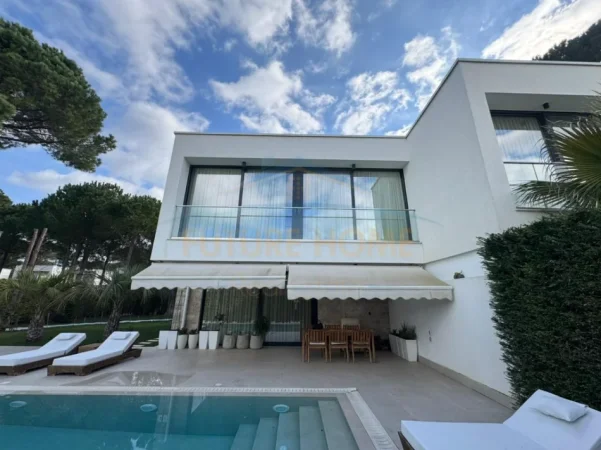 Durres, shitet Vile ne plazh 3+1 Kati 0, 660 m² 990.000 € (Gjiri i Lalzit)