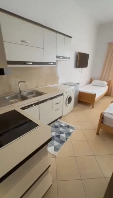 Tirane, jepet me qera garsonier 1+1 Kati 5, 55 m² 300 € 