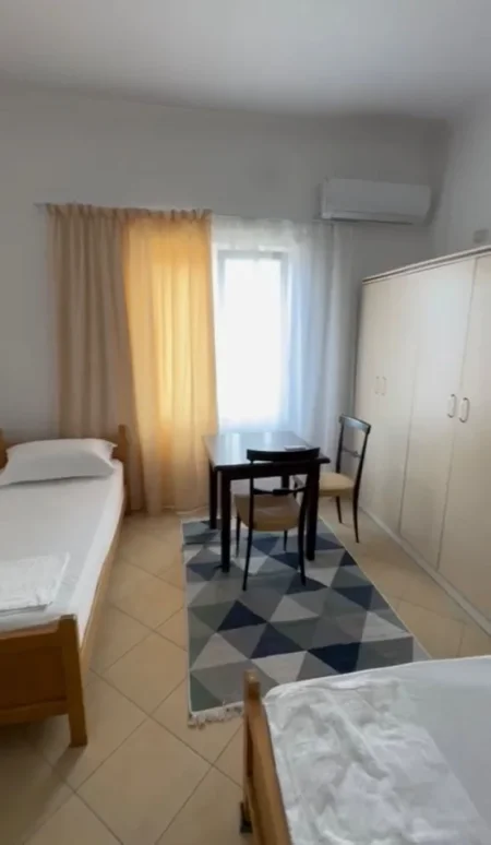 Tirane, jepet me qera garsonier 1+1 Kati 5, 55 m² 300 € 