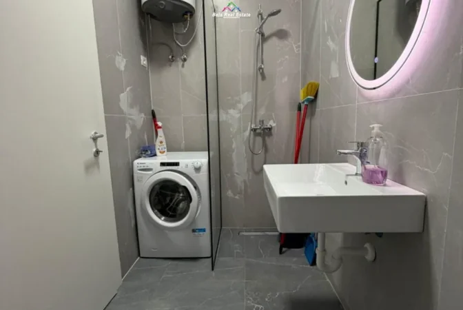 Tirane, jepet me qera apartament 1+1 Kati 4, 64 m² 440 € (Rruga Bashkim Shkurti)