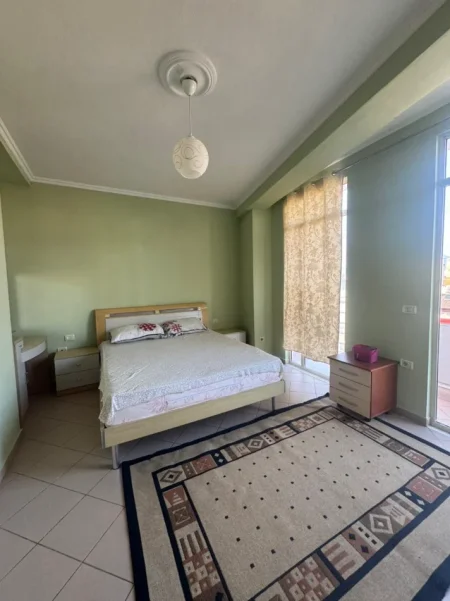 Tirane, jepet me qera apartament 1+1+Ballkon Kati 5, 62 m² (Rruga e Bogdaneve)
