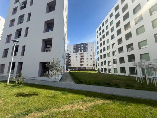 Tirane, jepet me qera apartament 1+1+Ballkon Kati 8, 60 m² 340 € 