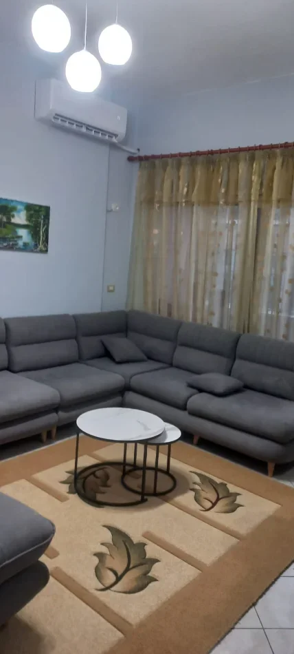 Tirane, jepet me qera apartament 1+1, Mobiluar, Kati 2, Çmimi 40.000 Leke te Reja, në FRESK, Tiranë.