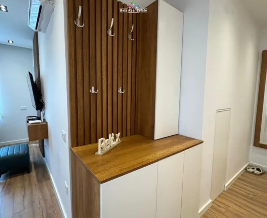 Tirane, jepet me qera apartament 1+1 Kati 9, 50 m² 670 € (Rruga e Kavajes)