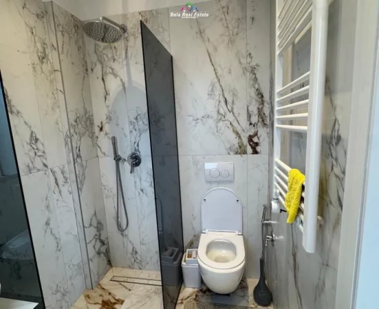 Tirane, jepet me qera apartament 1+1 Kati 9, 50 m² 670 € (Rruga e Kavajes)