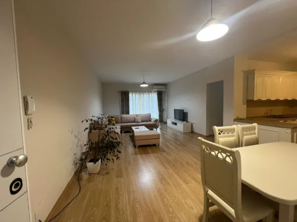 Shqiperi, jepet me qera apartament 2+1+Aneks Kati 2, 110 m² 650 € 