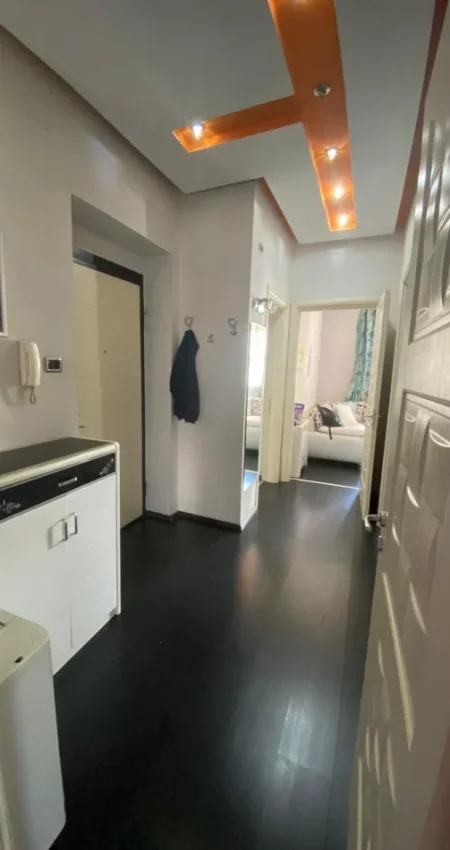 Tirane, jepet me qera apartament 2+1, Kati 4, Mobiluar, Çmimi 600 €  tek Rruga DURRËSIT,Tirane.