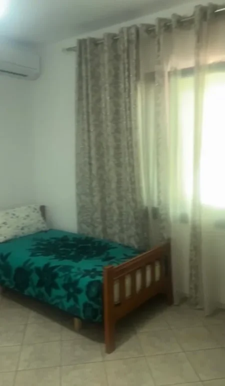 Tirane, jepet me qera apartament 2+1+Ballkon Kati 2, 90 m² 400 € 