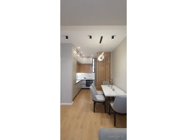 Tirane, jepet me qera apartament 1+1 Kati 8, 77 m² 1.100 € (muhamet gjollesha)