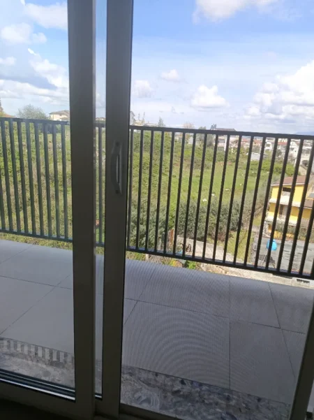 Tirane, jap me qera apartament 1+1+Ballkon Kati 4, 90 m² 300 € (Rruga Gramozi)