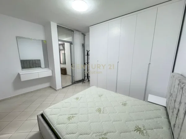 Tirane, jepet me qera apartament 1+1+Ballkon Kati 1, 70 m² 430 € (astiri)