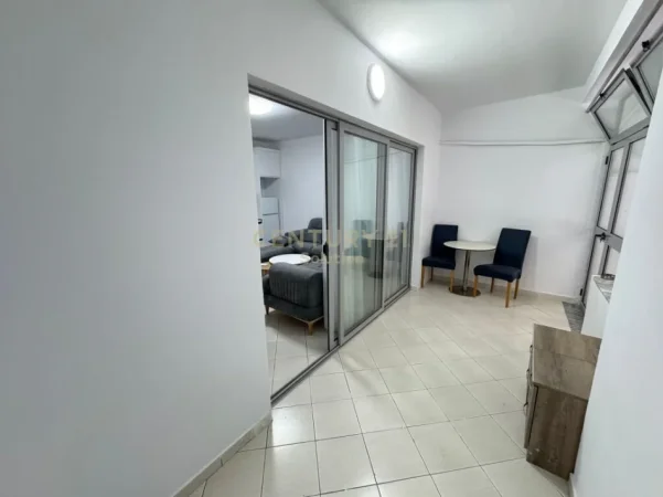 Tirane, jepet me qera apartament 1+1+Ballkon Kati 1, 70 m² 430 € (astiri)