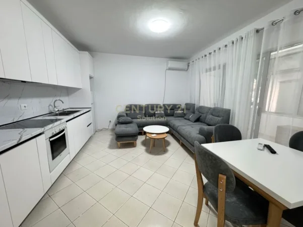 Tirane, jepet me qera apartament 1+1+Ballkon Kati 1, 70 m² 430 € (astiri)