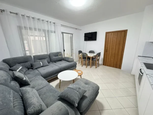 Tirane, jepet me qera apartament 2+1 Kati 1, 102 m² 750 € (kodra e diellit)