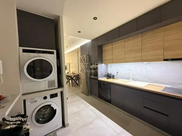 Tirane, shitet apartament 1+1+Ballkon Kati 1, 85 m² 175.000 € 