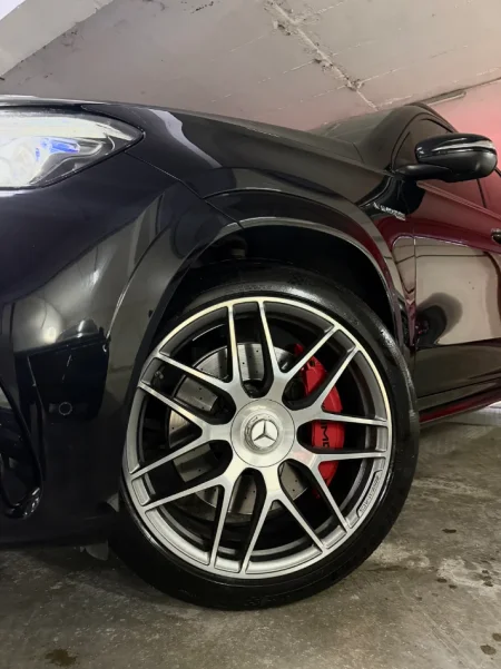 Tirane, shitet SUV Mercedes Benz Benzin, e zeze automatik Kondicioner 100.000 km 95.000 €