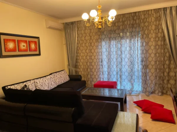 Vlore, jepet me qera apartament 1+1+Aneks+Ballkon Kati 2, 76 m² 400 € (Kryqezimi i transballkanikes me rrugen Albano dhe Romina)