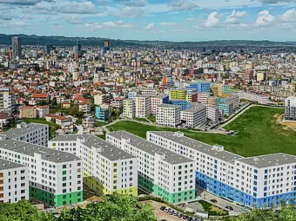 Tirane, jepet me qera ambjent biznesi , 343 m² 3.000 € (Rezidenca kaimi)