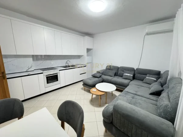 Tirane, jepet me qera apartament 1+1 Kati 1, 70 m² 430 € 