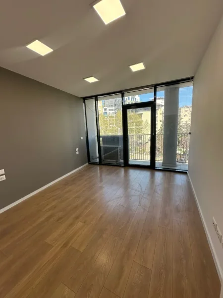 Tirane, jepet me qera ambjent biznesi Kati 2, 67 m² 1.100 € (Lake View Residence)