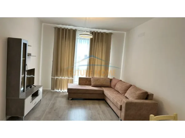 Tirane, jepet me qera apartament 2+1+Ballkon Kati 3, 93 m² 650 € (ish Dogana)